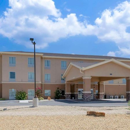 Quality Inn & Suites Carlsbad Caverns Area Εξωτερικό φωτογραφία
