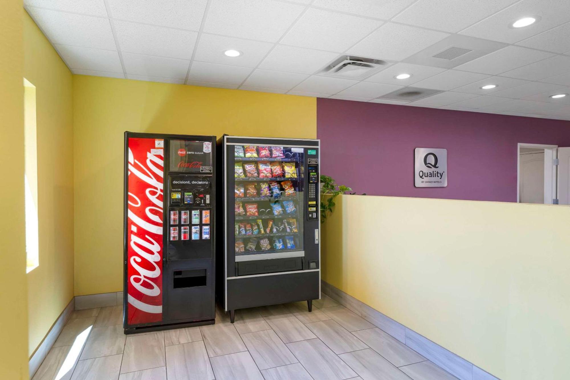Quality Inn & Suites Carlsbad Caverns Area Εξωτερικό φωτογραφία